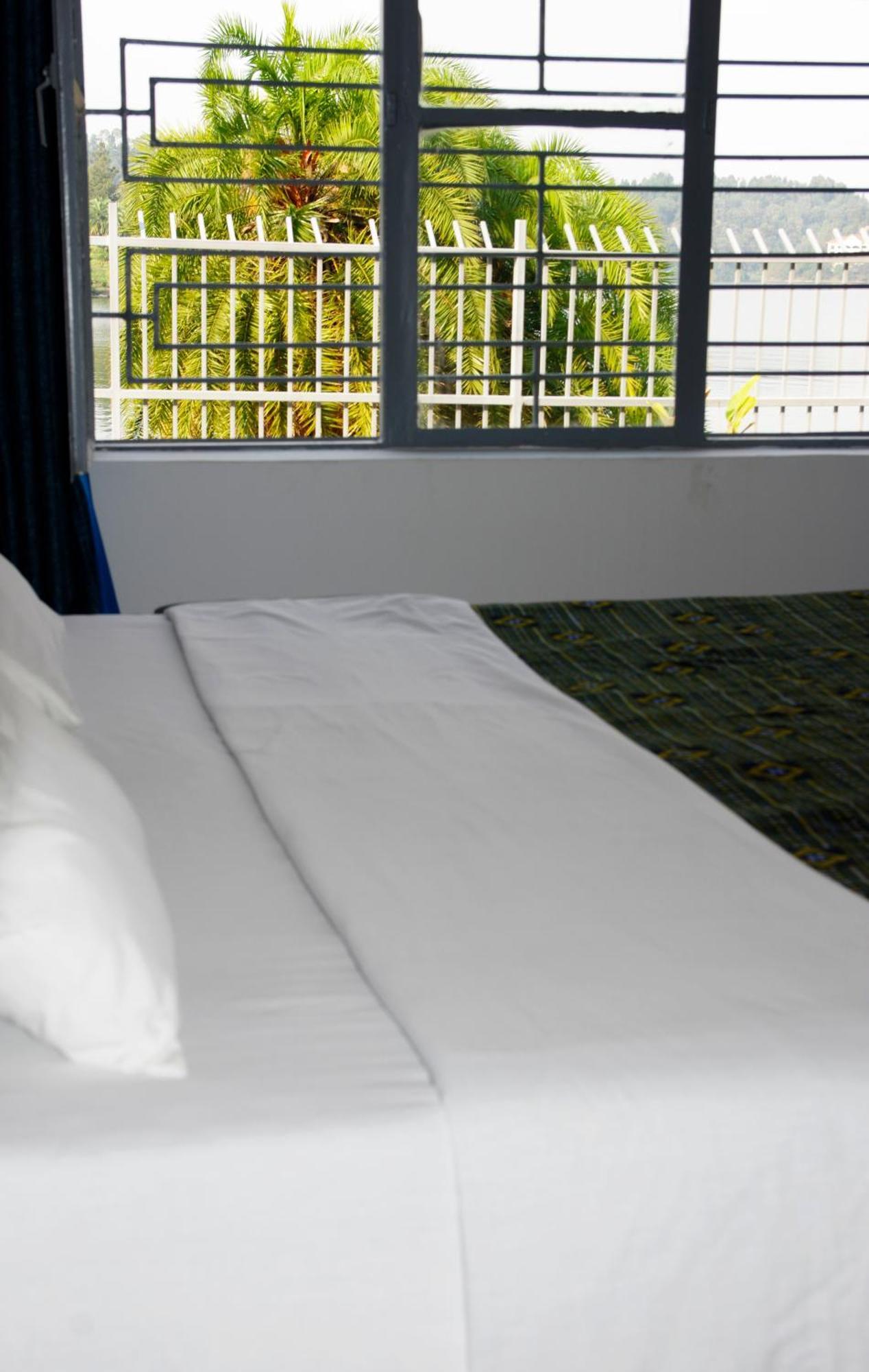 Spa Shallum Kibuye Ngoại thất bức ảnh